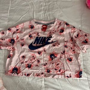Women’s nike crop top